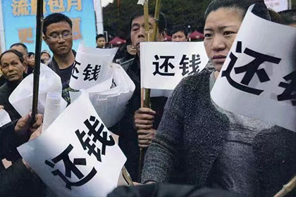 起诉开发商，追踪欠债真相者